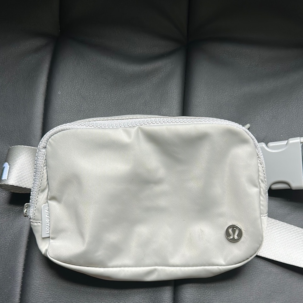 Lululemon Athletica Gray Belt Bag Modern Minimalist Design